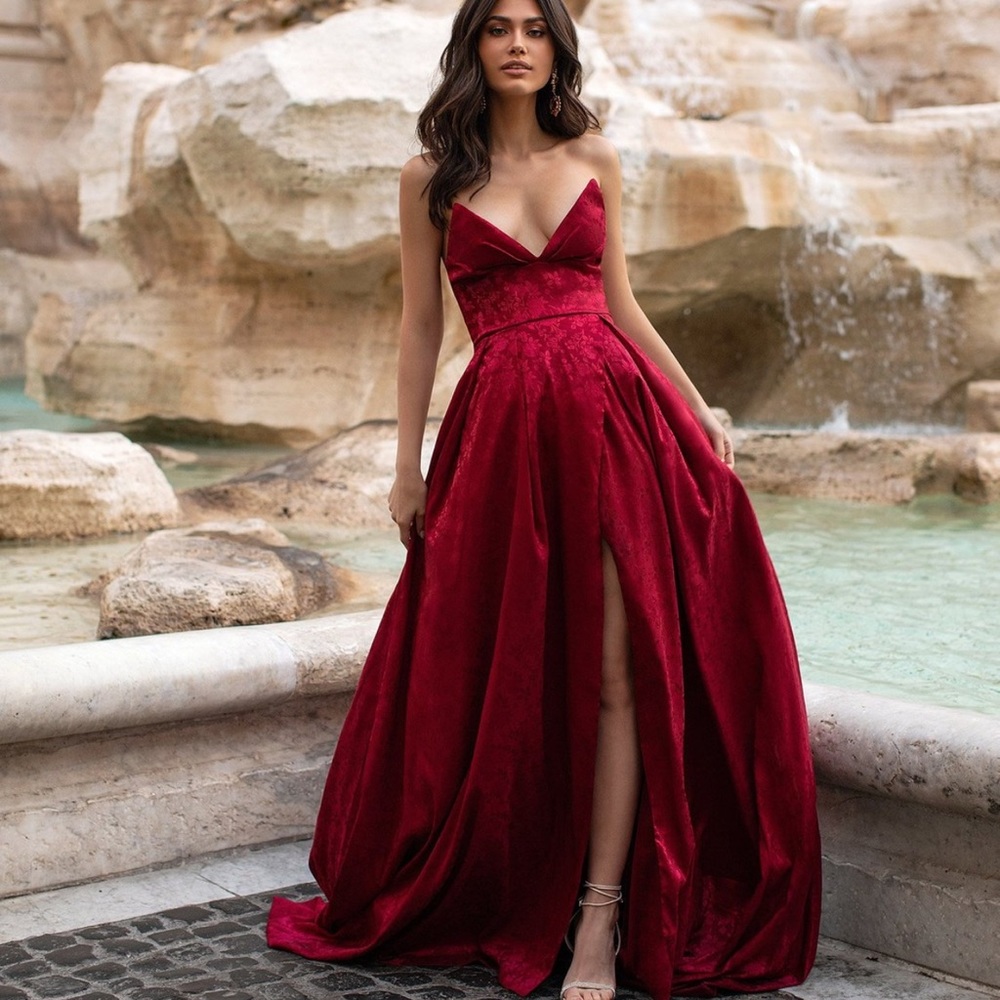 TERINA RED DRESS - Picture 4 of 5